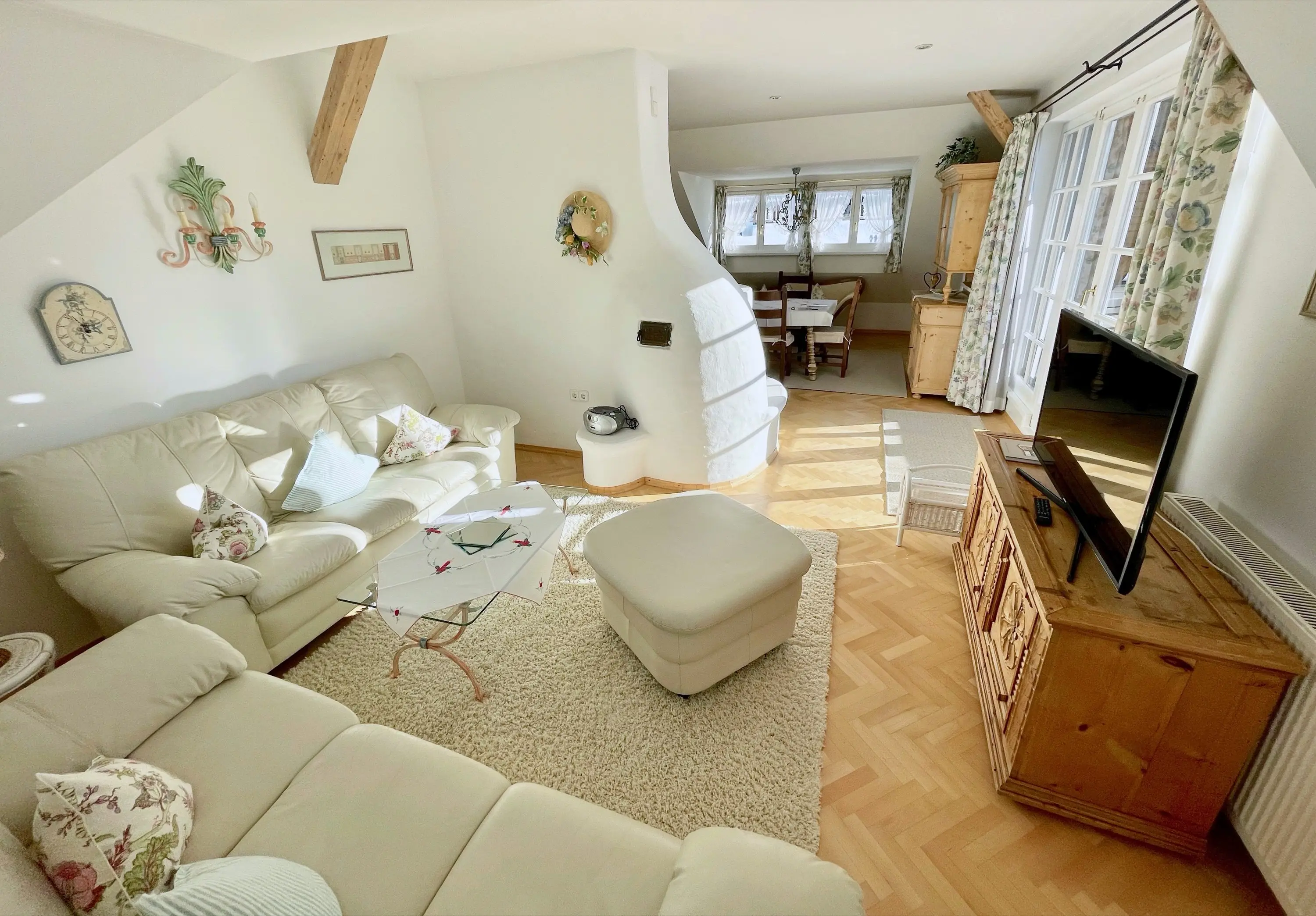Apartamento 5 · Ático – Comedor