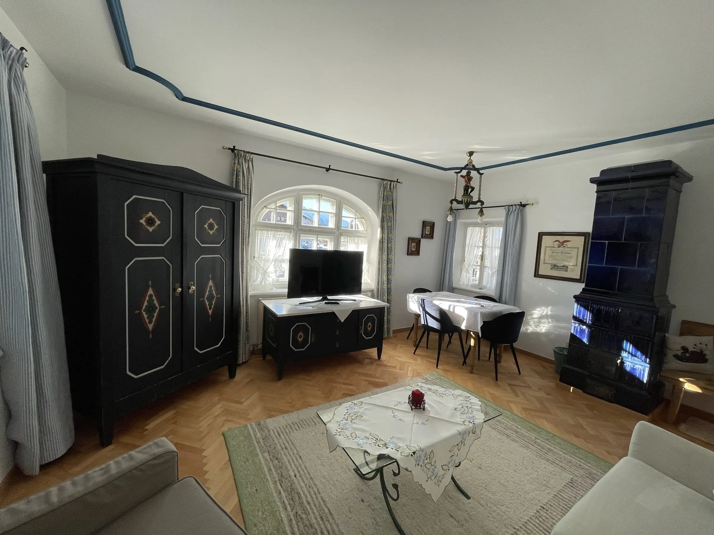 Appartement 2 – Poêle en faïence