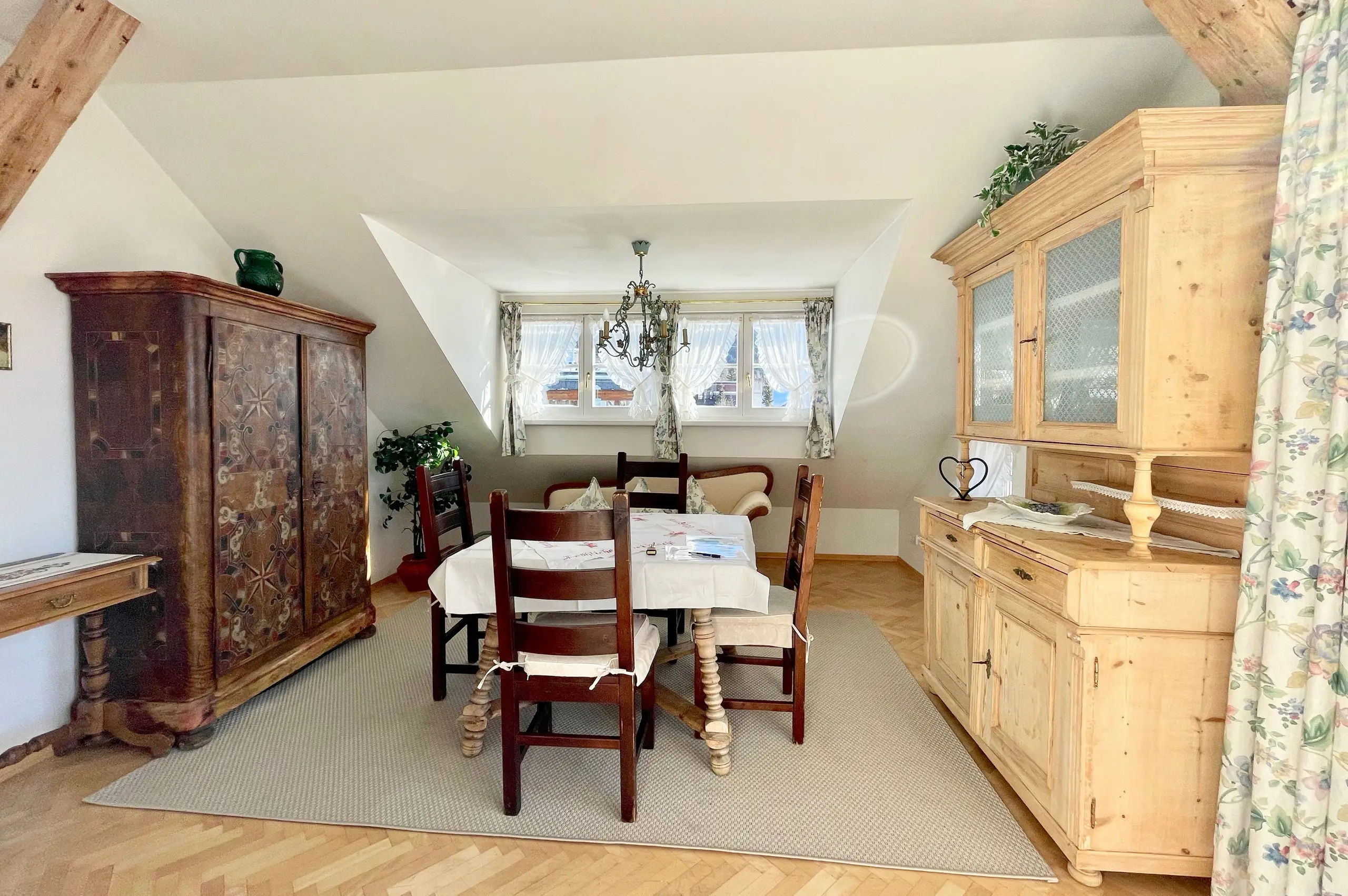 Apartamento 5 · Ático – Comedor