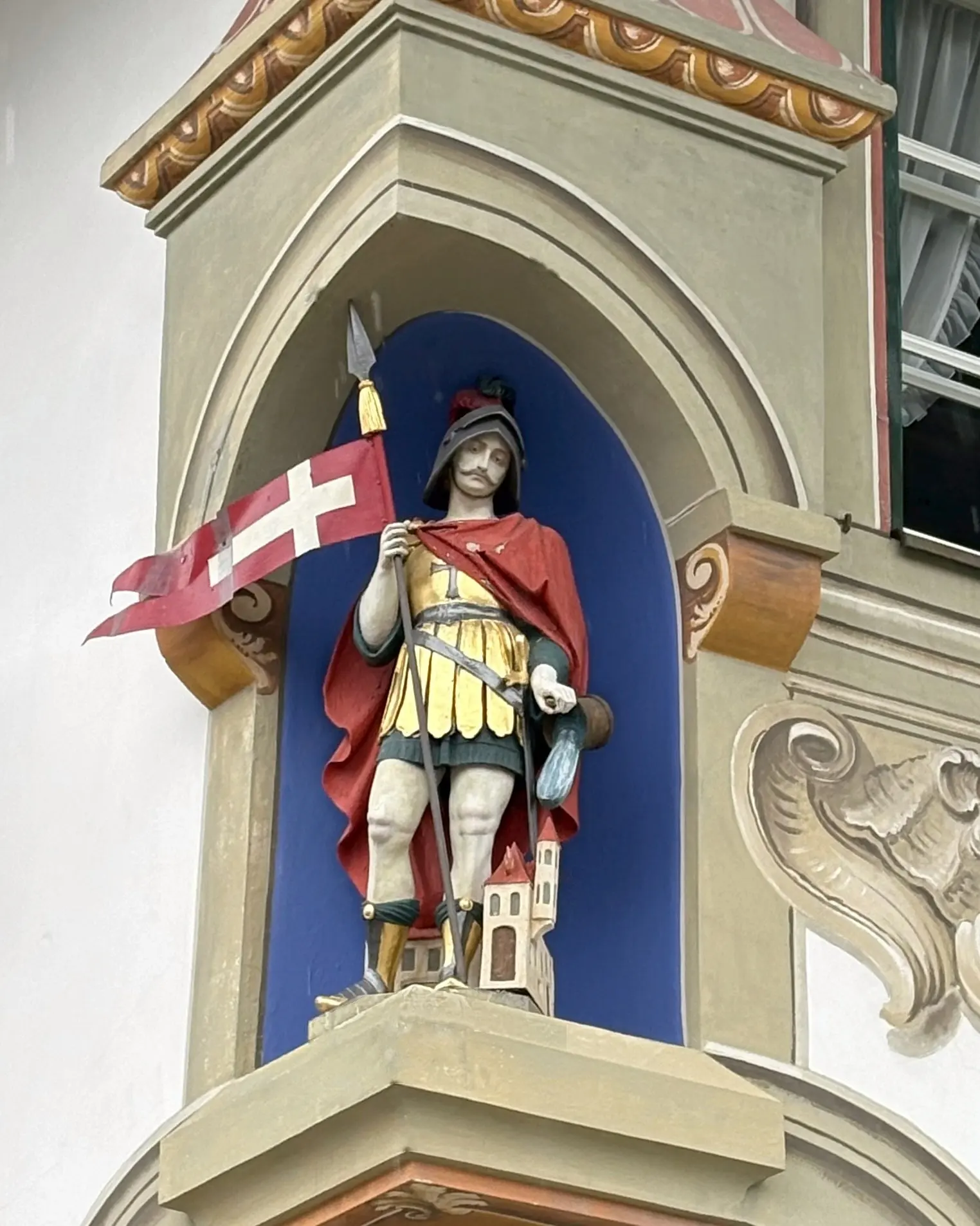 San Florián en la hornacina de la fachada de Villa St. Oswald