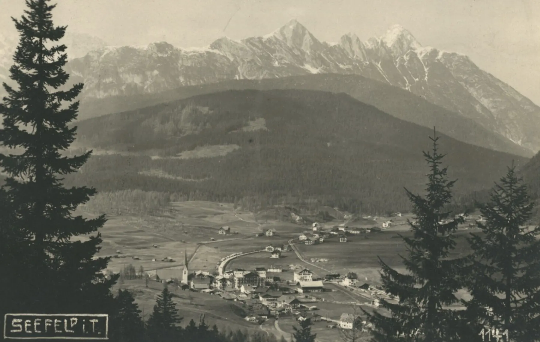 Seefeld desde lo alto, con la iglesia parroquial de St. Oswald